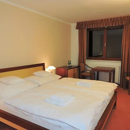 Hotel Hartman דירה *